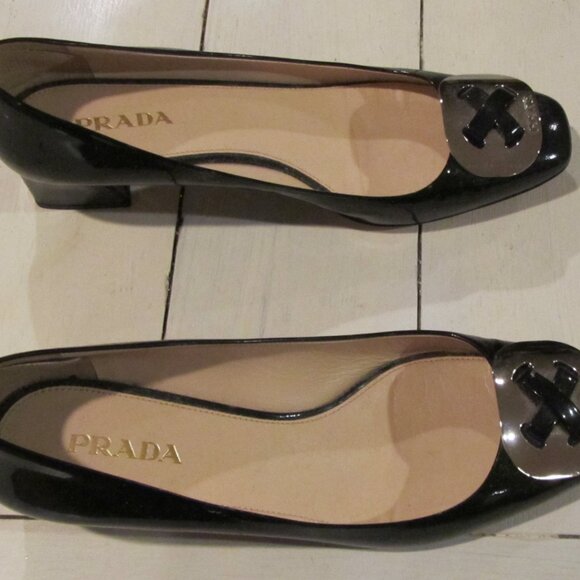 PRADA Patent Leather BLACK LOW BLOCK 1.5" HEEL METAL BUCKLE SIZE 10 - Picture 4 of 6